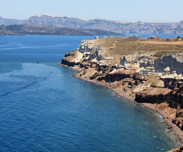 What is (really) going on in Santorini – Blog